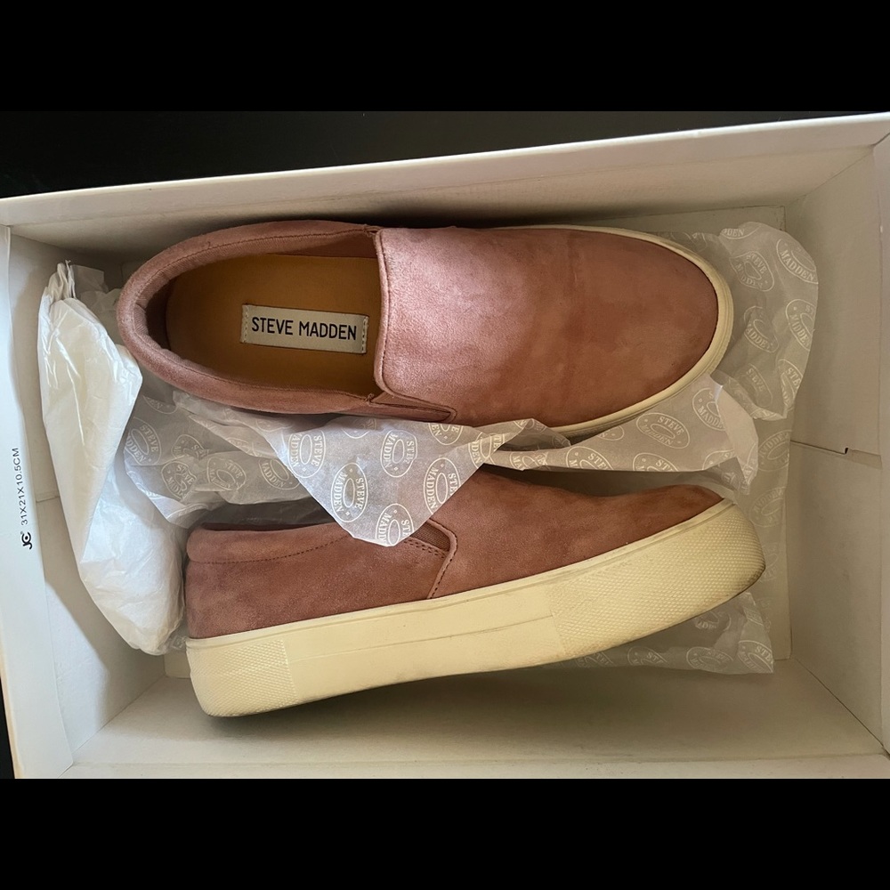 Steve Madden platform slip ons